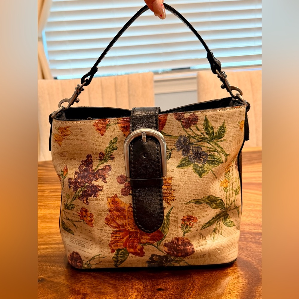 Patricia Nash Irving Bucket Parisian Newspaper Floral Satchel EUC - Picture 4 of 17